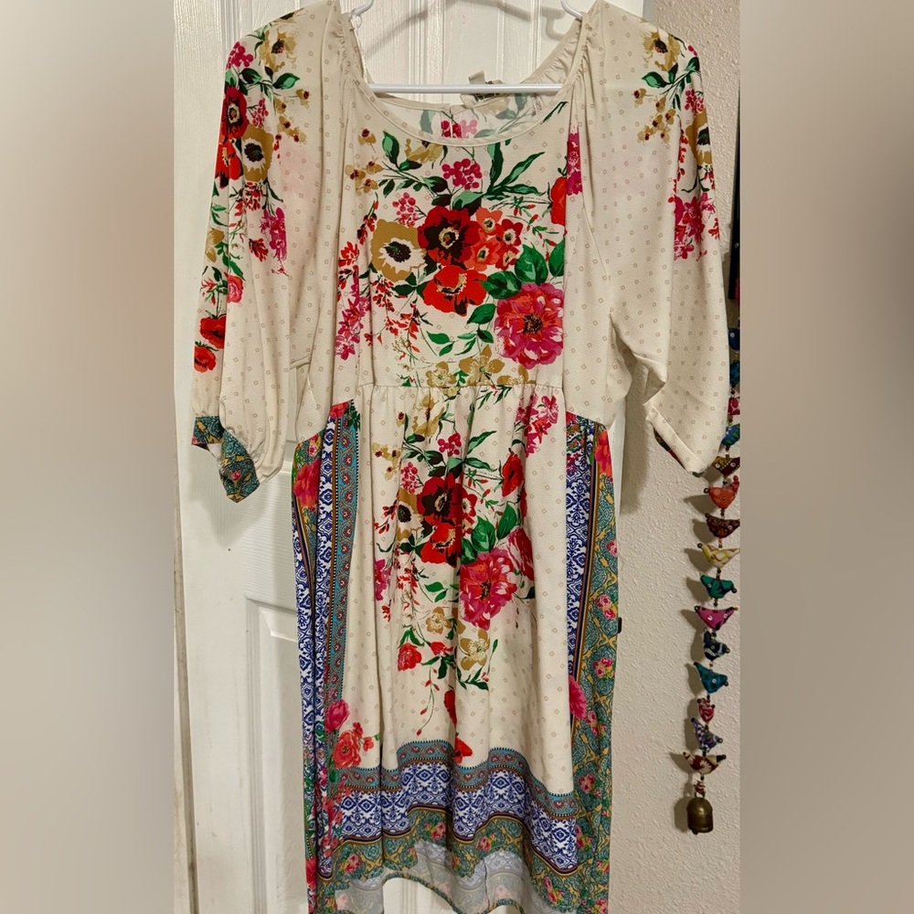 Quarter sleeve colorful dress